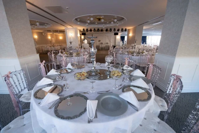 Ve Hotels Karşıyaka (Vilayetler Evi)