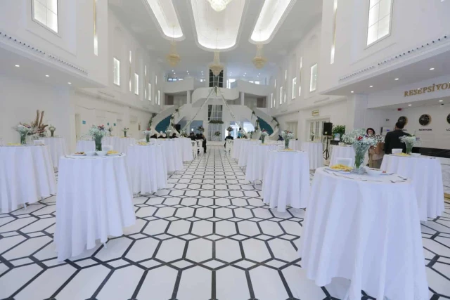 Ve Hotels Karşıyaka (Vilayetler Evi)