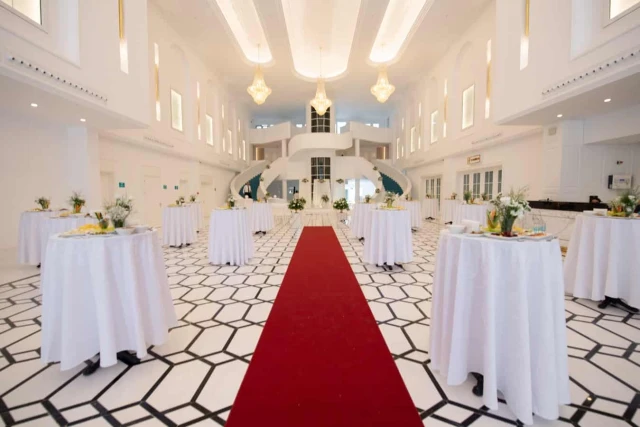 Ve Hotels Karşıyaka (Vilayetler Evi)