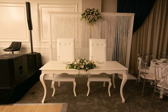 Ve Hotels Karşıyaka (Vilayetler Evi)