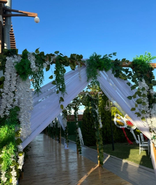 Alcazar Wedding Garden & Pool