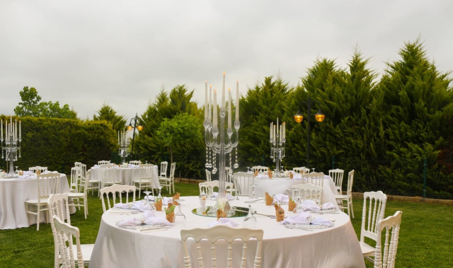 Alcazar Wedding Garden & Pool