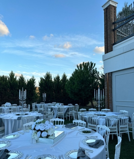 Alcazar Wedding Garden & Pool