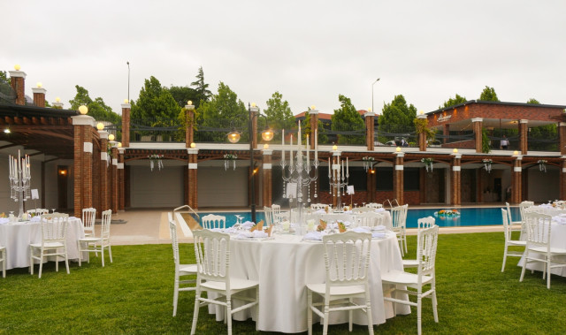 Alcazar Wedding Garden & Pool