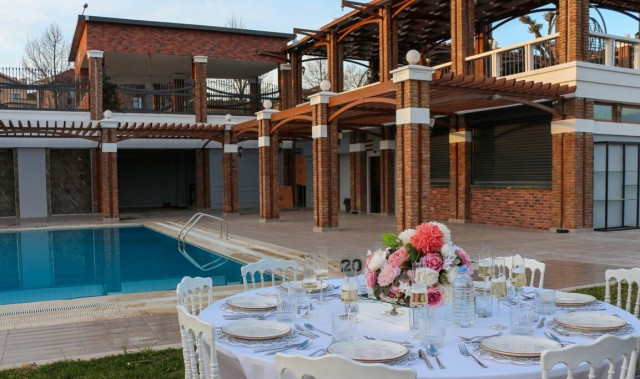 Alcazar Wedding Garden & Pool