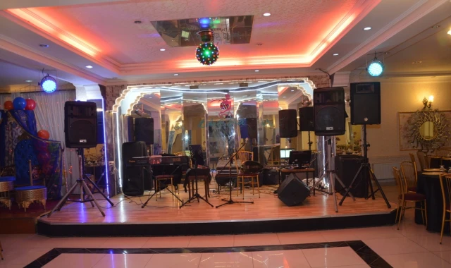 Like & Star Wedding