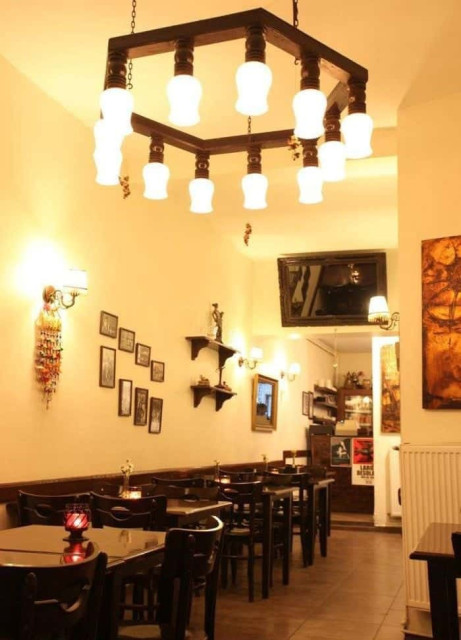 Zade Cafe & Restaurant