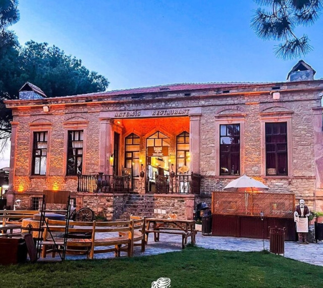 Tarihi Artemis Restaurant