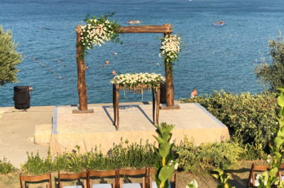 Bonjour Restaurant & Beach Club