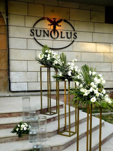 Sunolus Vineyard House