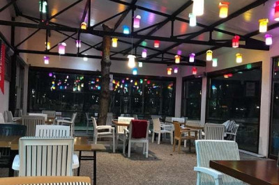 Şans Cafe & Bistro