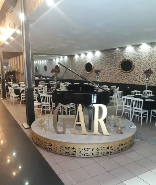 Gar Salon