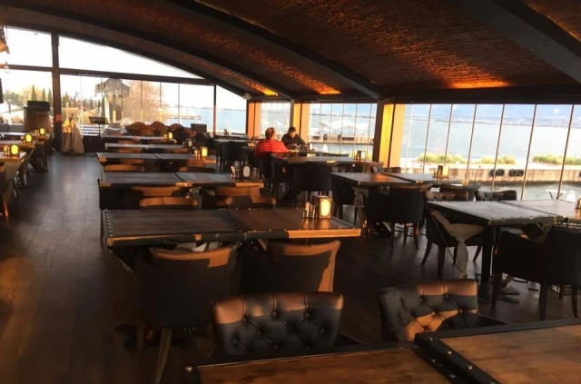 Teras Cafe Restaurant