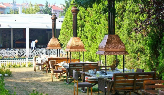 Közz Restaurant