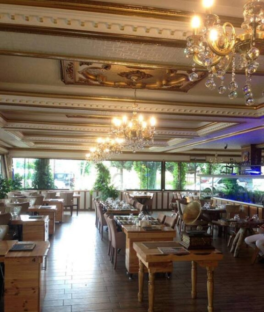 Emar Delüx Restaurant