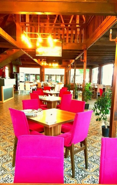 Kaşüstü Restaurant & Cafe