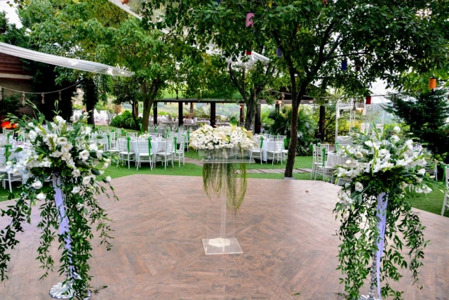 Mehmet Restaurant Dream Garden