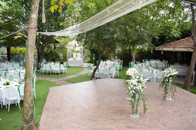 Mehmet Restaurant Dream Garden