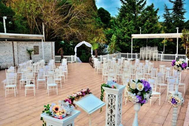 Mehmet Restaurant Dream Garden