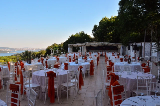 Mehmet Restaurant Dream Garden