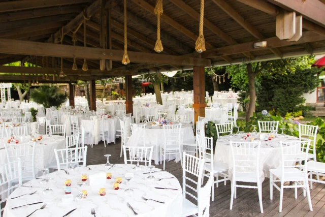 Mehmet Restaurant Dream Garden