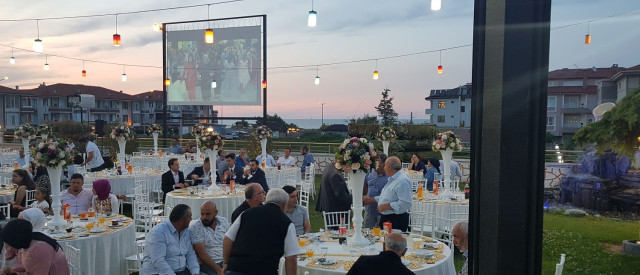 Rönesans Toplantı ve Düğün Salonu