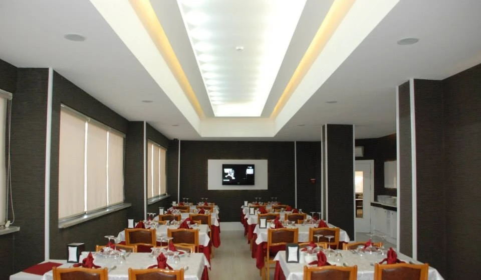 kutlubay-otel-payas-0bS5qpj