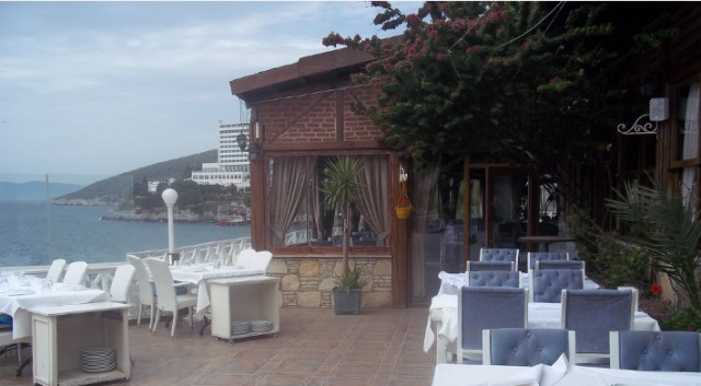 Tarihi Çınar Balık Restaurant