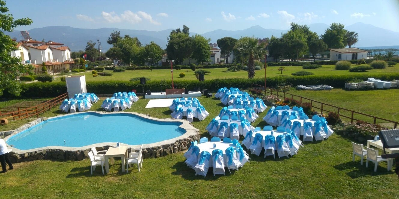 emyr-beach-restaurant-0jCR1rn