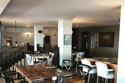 Upstairs Cafe & Restaurant
