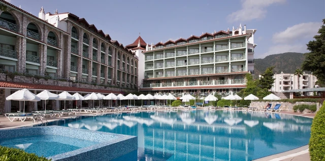 Martı La Perla Hotel