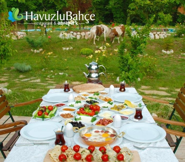 Havuzlu Bahçe Restaurant