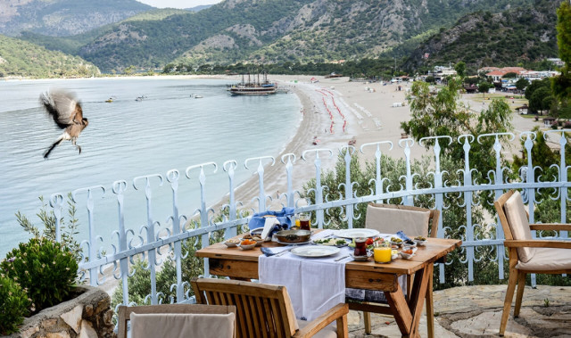 Beyaz Yunus Hotel