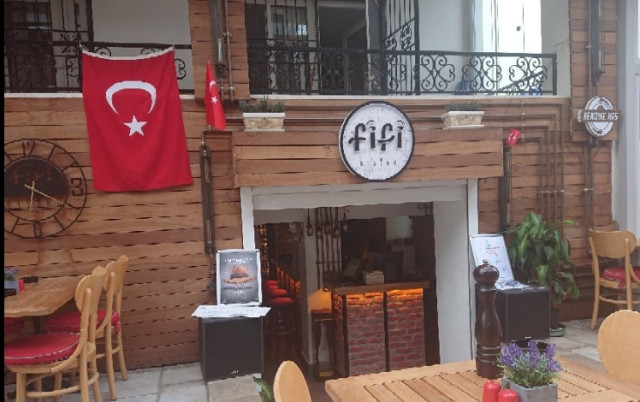 Fifi Bistro