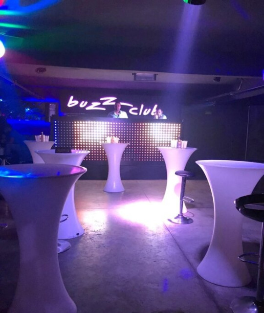 Buzz Club