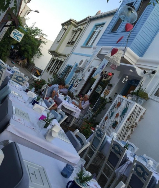 Bozcaada Yalova Restaurant