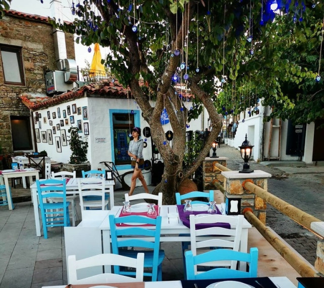 Meraklis Taverna