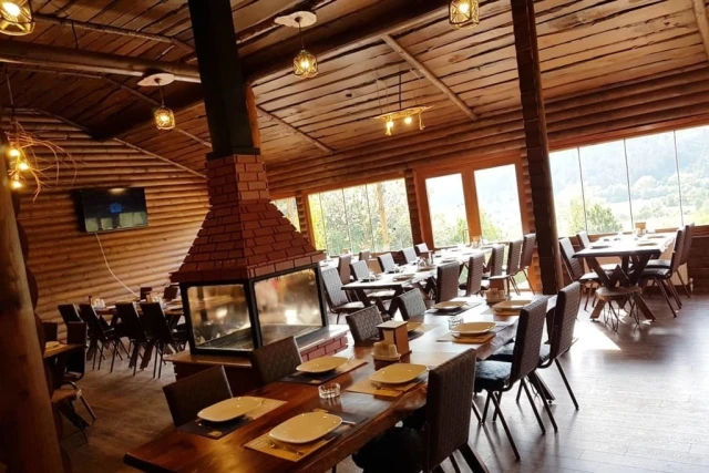 Çam Pınarı Doğa Evleri Restaurant