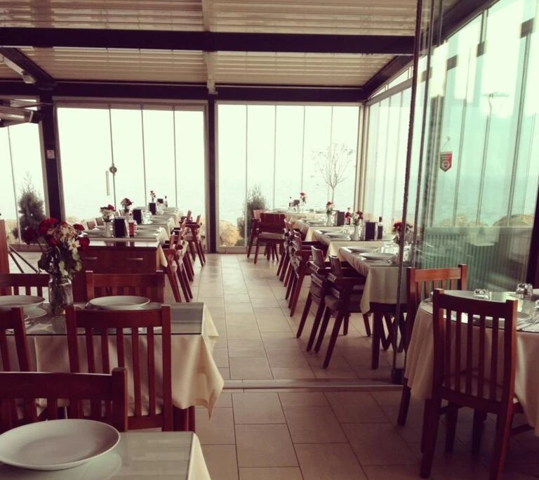 unsal-restaurant-08LxsLA