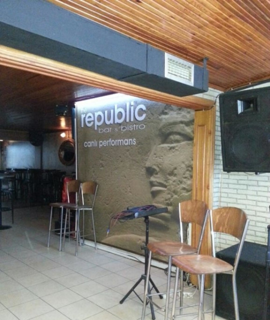 Republic Bar & Bistro