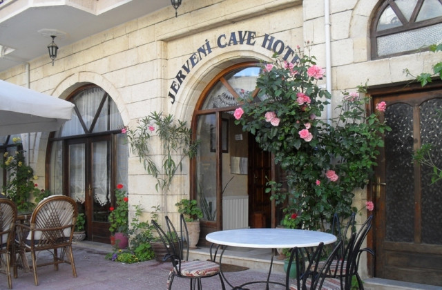 Jerveni Cave Hotel