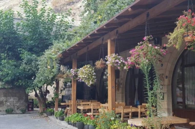 Jerveni Cave Hotel