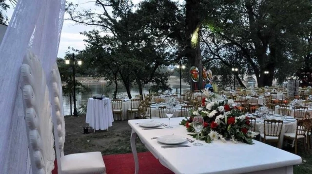 Lalezar Restaurant