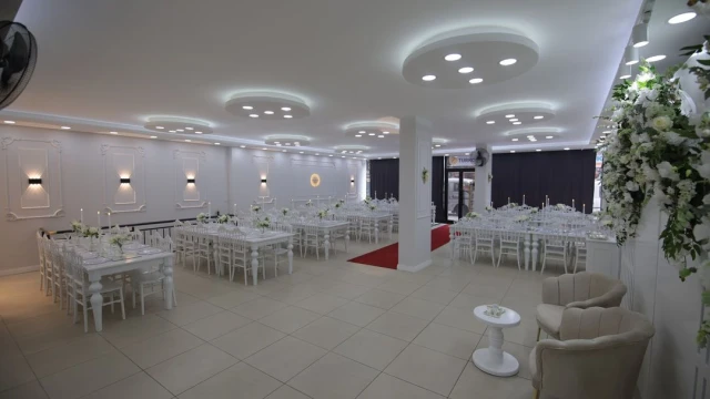 Sina Davet