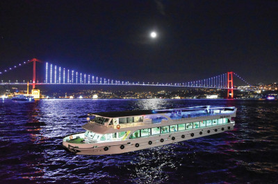 DüğünBuketi.com'a Özel 50 Kişilik Yemekli Mezuniyet Davetlerinde Kişi Başı 1.500 TL İndirim Fırsatı