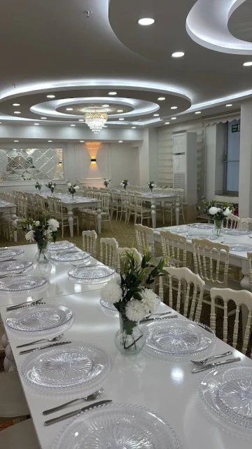 Arya Davet Hotel