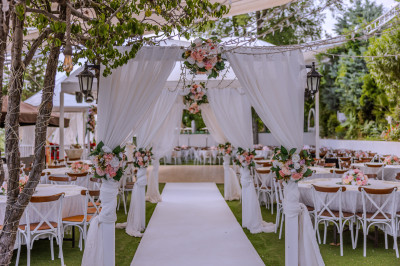Bambi Garden O Ağacın Altı