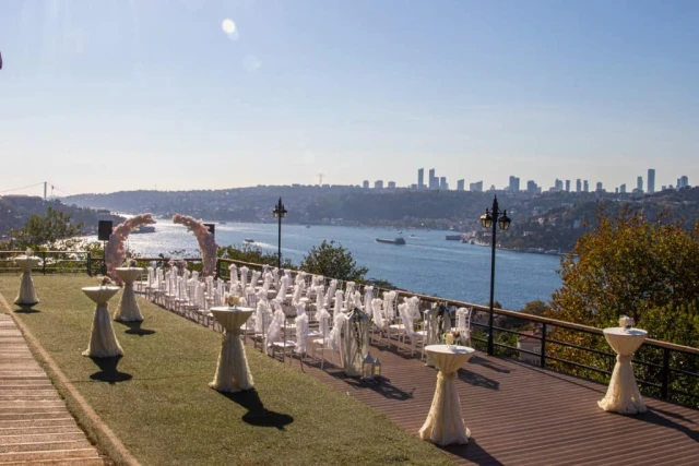 Güzelce Hisar Garden