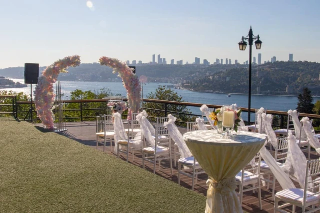 Güzelce Hisar Garden
