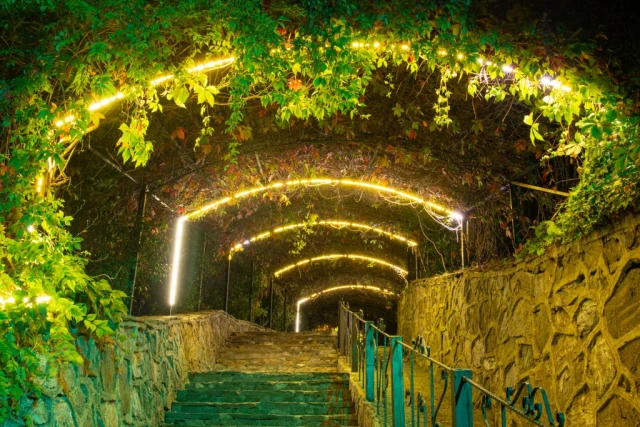Güzelce Hisar Garden